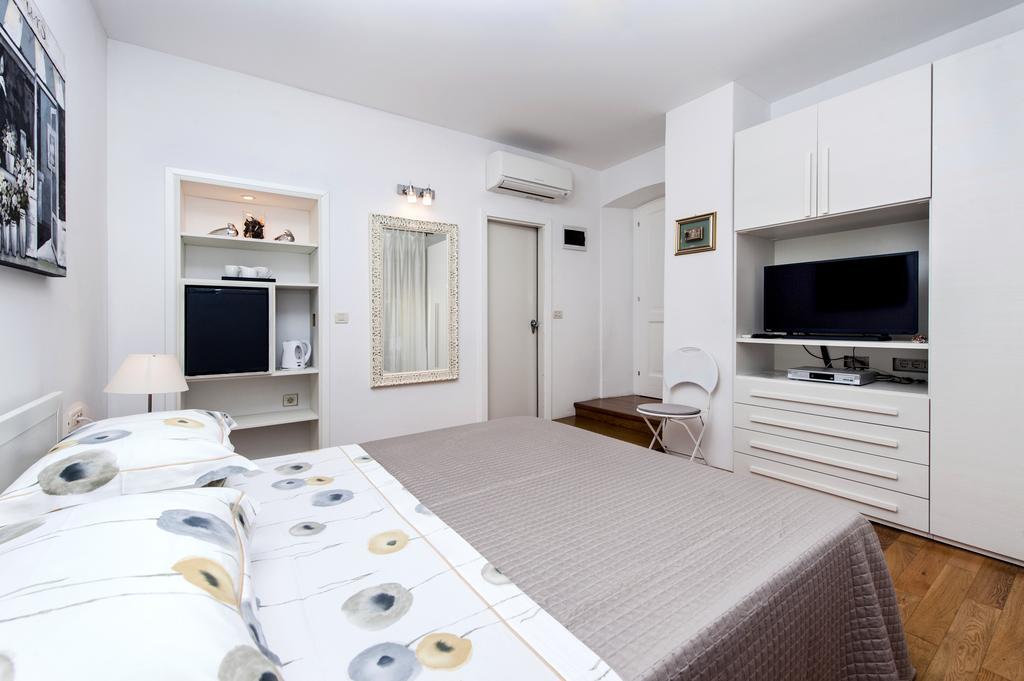 Corte Dei Merli Suite & Room โรวีน ห้อง รูปภาพ